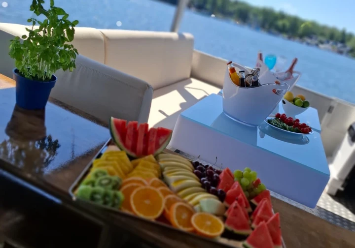 Yacht charter Berlin cheap Excursion