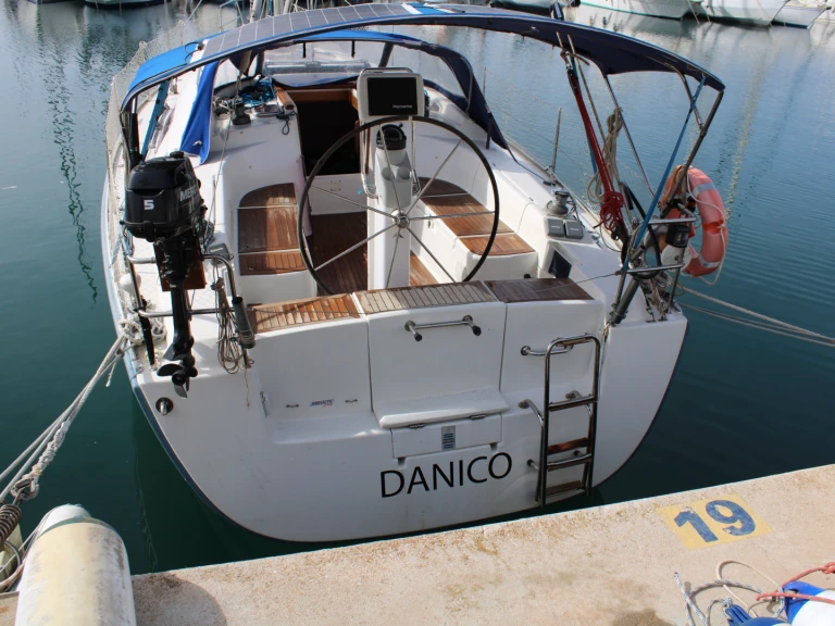 Boat rental Hanse 370e  in Ibiza Town on Samboat