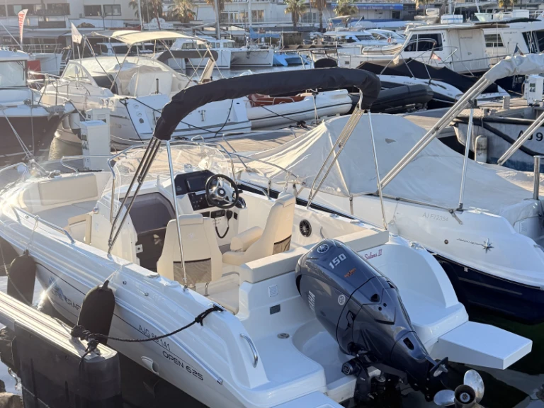 Boat rental Pacific Craft Pacific Craft 625 Open Trendy in Ajaccio on Samboat