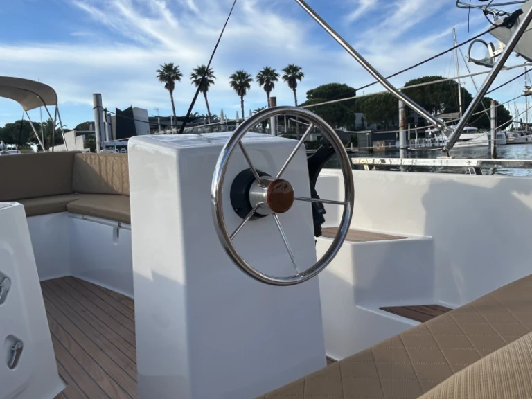 Yacht charter Port-Camargue cheap SYLVER YACHT