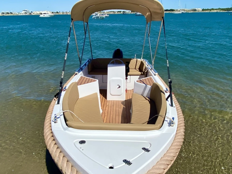 Boat rental Sylver Yacht SYLVER YACHT in Port-Camargue on Samboat