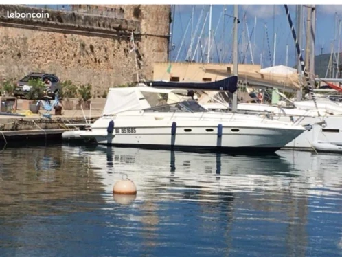 Bareboat Rental Motorboat Windy with a boat licence