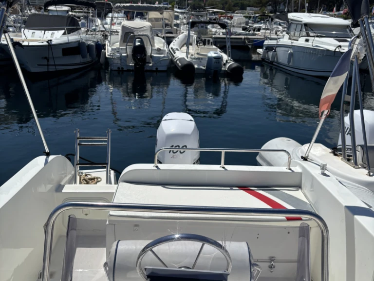 Motorboat for rent Les Issambres at the best price
