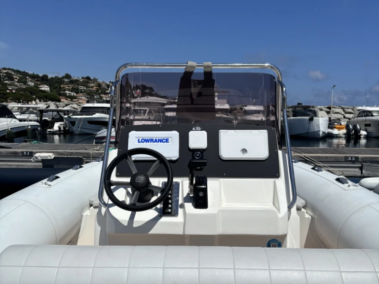Marlin Boat 790 Pro Dynamic in Les Issambres on SamBoat