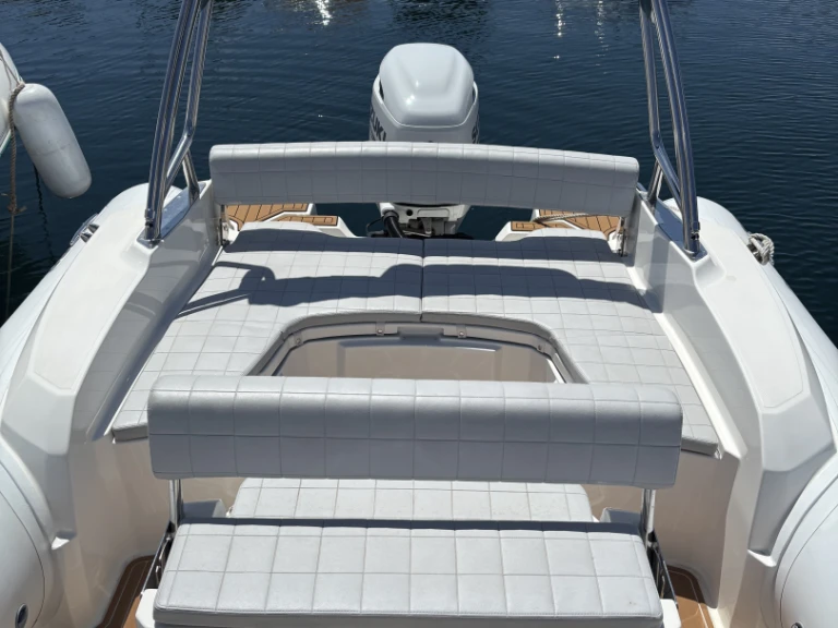 Yacht charter Les Issambres cheap 790 Pro Dynamic