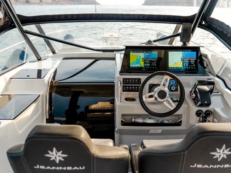 Rent a Jeanneau Cap Camarat 9.0 WA La Spezia