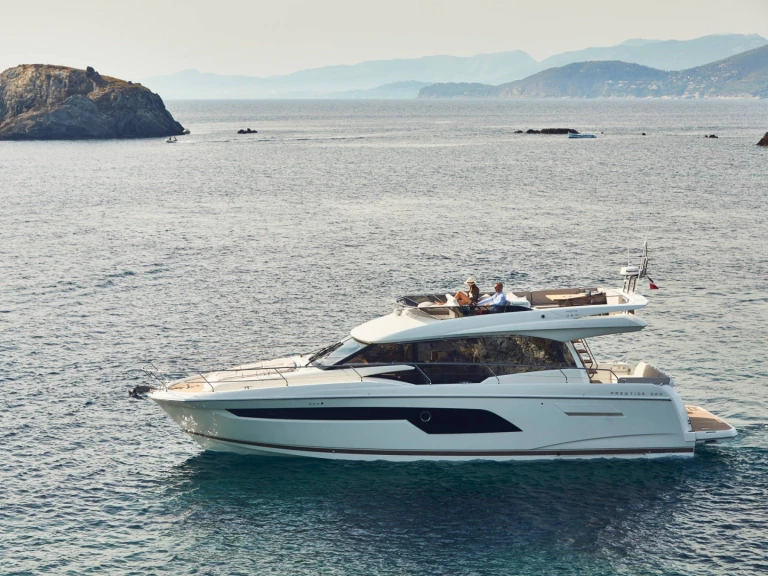 Motorboat rental with or without captain Jeanneau Salerno