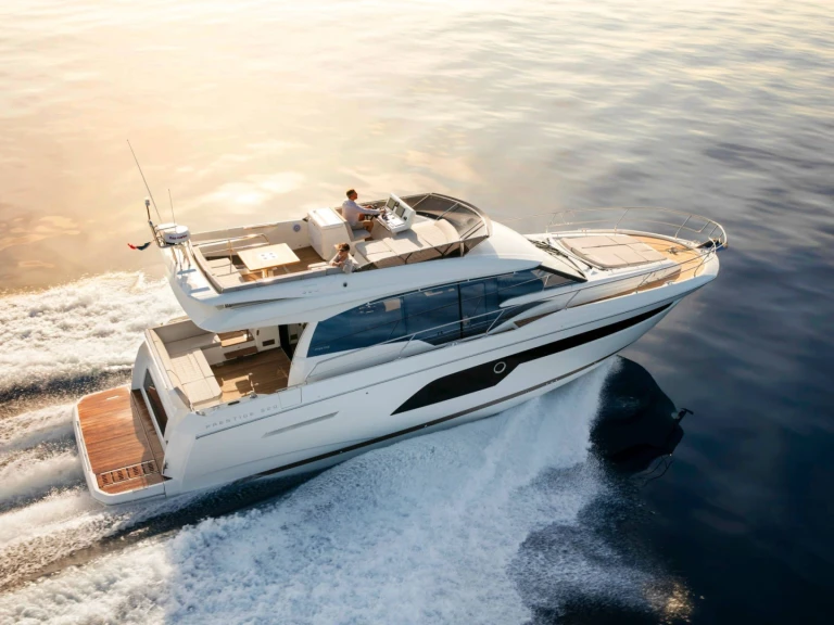 Jeanneau Prestige 52 anno 2023 charter bareboat or captained in  Salerno
