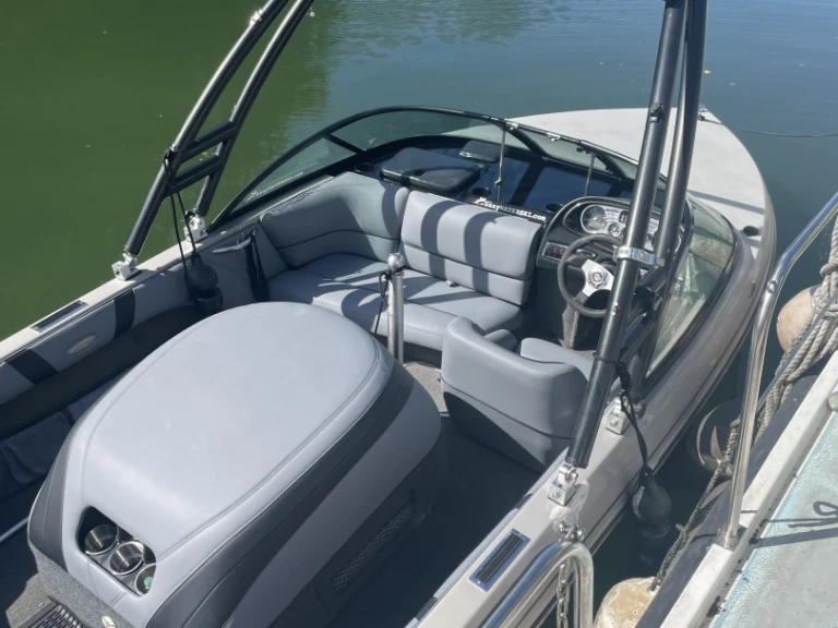 Yacht charter Paris cheap Response