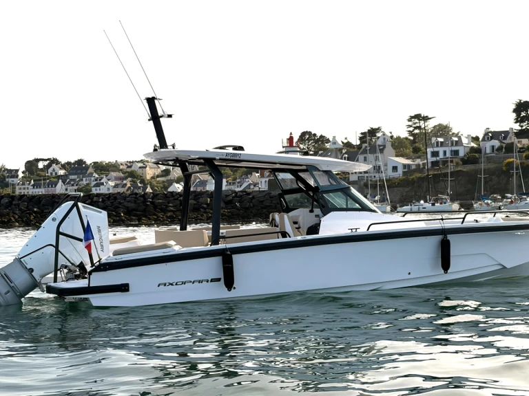 Motorboat for rent Étel at the best price