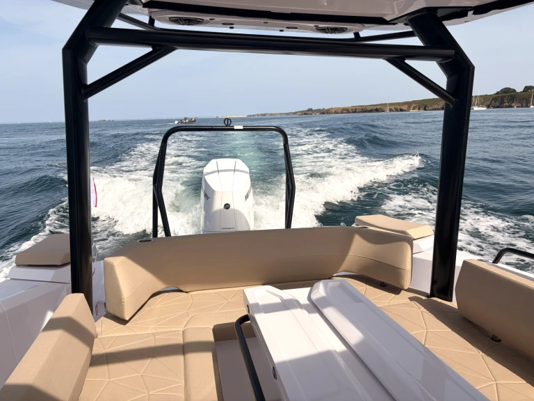 Axopar 29 charter bareboat or captained in  Étel