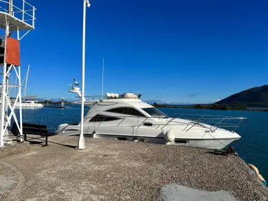 Sealine Sealine F 34 charter bareboat or captained in  Pefkohori
