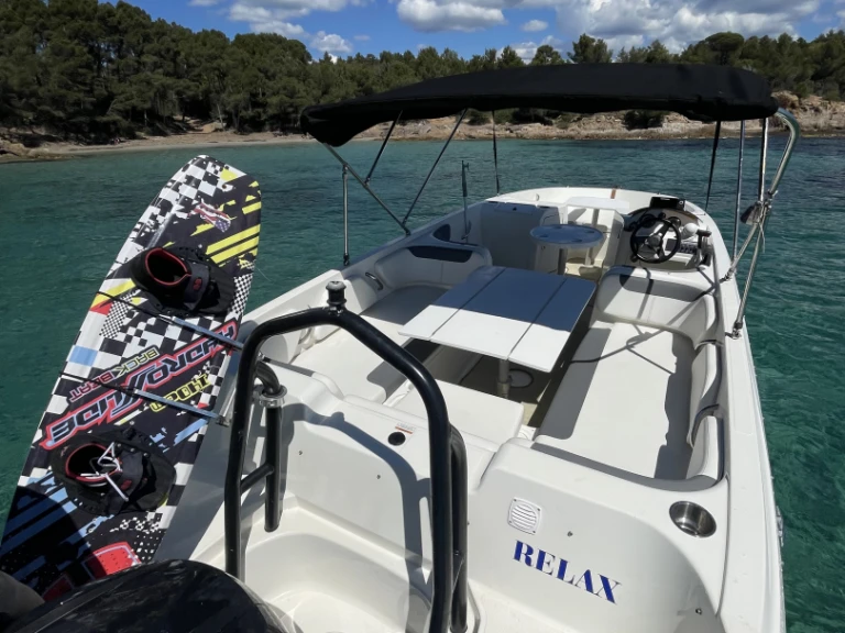 Bayliner Element E7 charter bareboat or captained in  Hyères