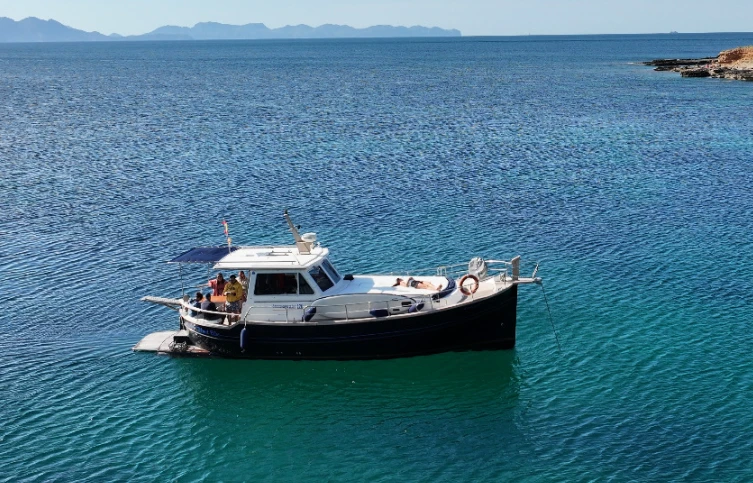 Yacht charter Can Picafort cheap MY 120