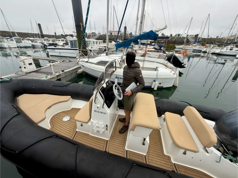 Rent a Bombard Sunrider 650 L'Île-d'Yeu