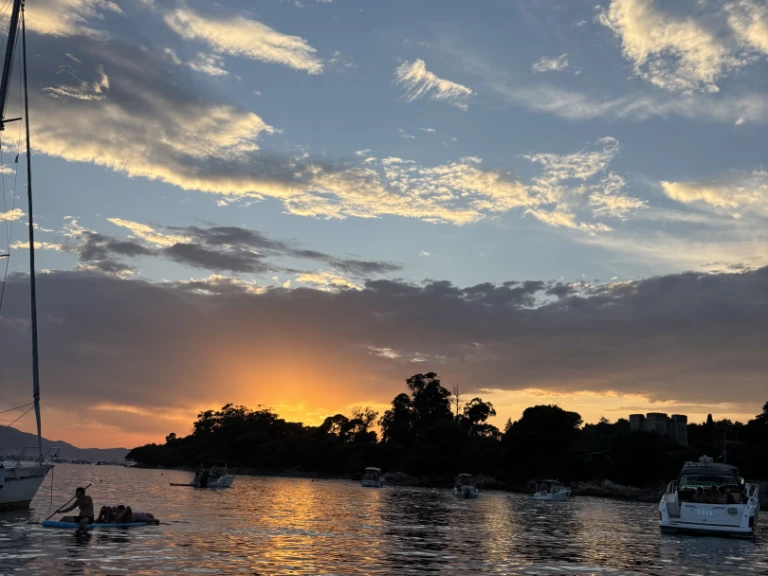 Motorboat rental with or without captain Jeanneau Saint-Laurent-du-Var