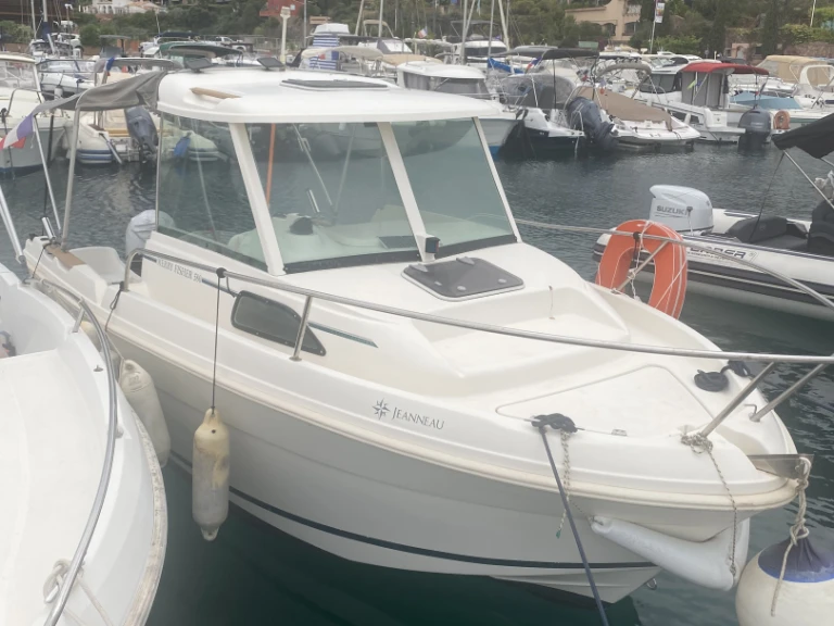 Motorboat rental with or without captain Jeanneau Théoule-sur-Mer