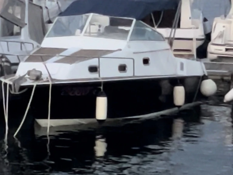 Cranchi Cranchi 28 CSL charter bareboat or captained in  Bacoli