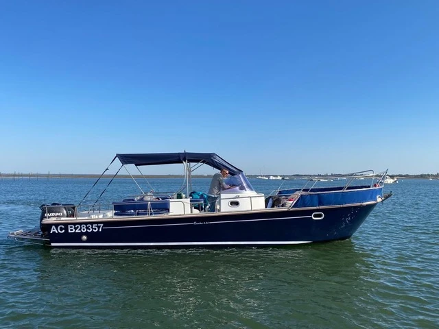 Yacht charter Arcachon cheap Beacher V8