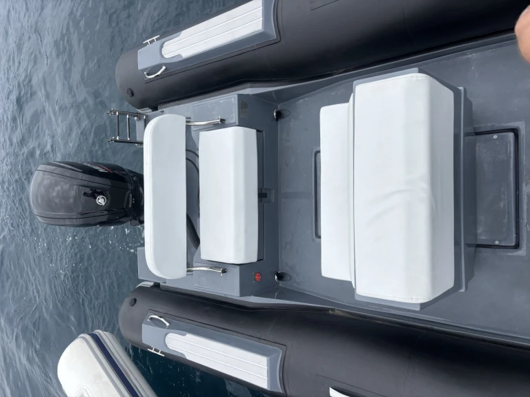 Boat rental Tiger Tiger Marine 650 in Marseille on Samboat