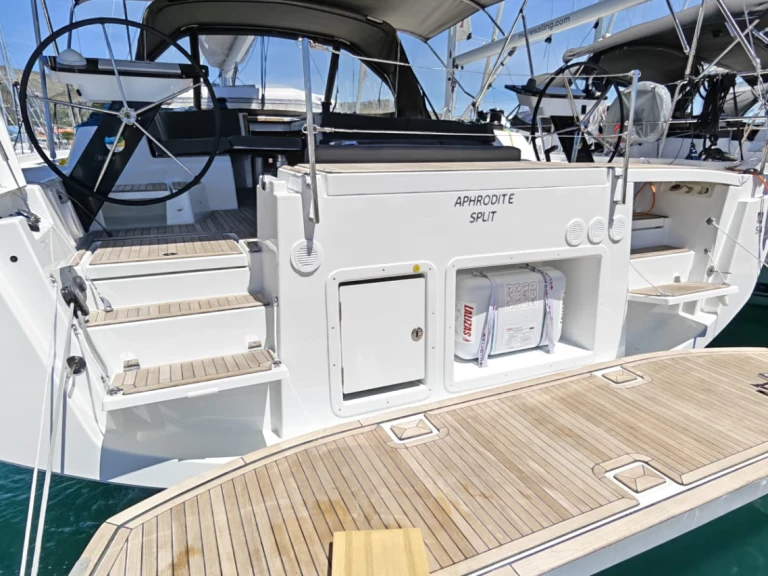 Sailboat rental in Seget Donji - Dufour Dufour 54 - 6 cab.