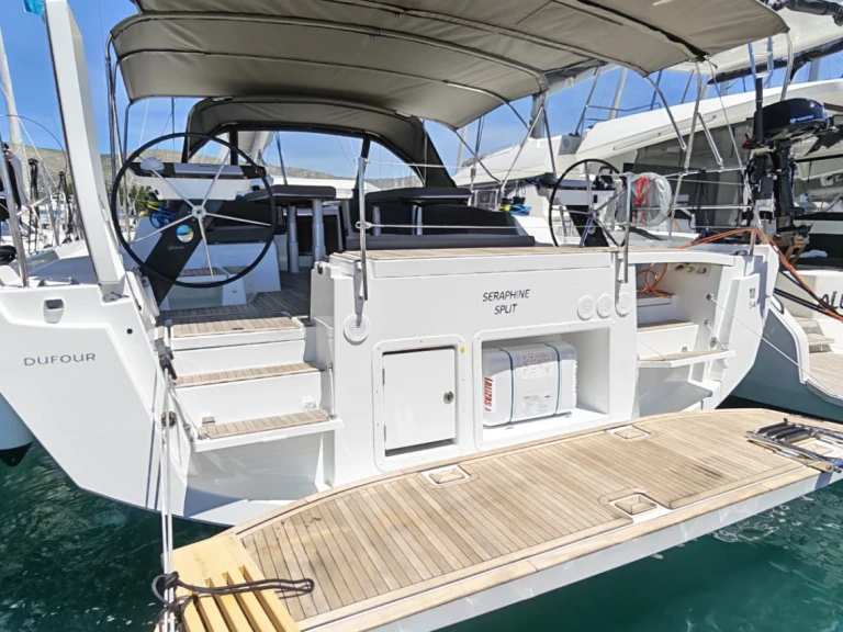 Boat rental Dufour Dufour 54 - 6 cab. in Seget Donji on Samboat