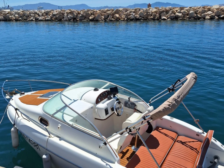 Motorboat rental with or without captain Sessa Marine Marseille