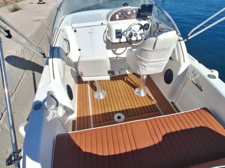 Yacht charter Marseille cheap Oyster 20