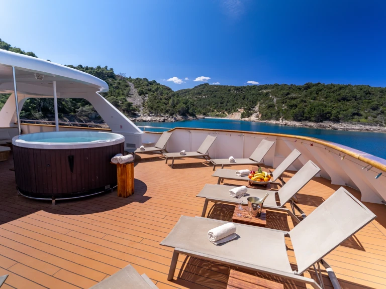 Luxury Yacht rental with or without captain Custom Made Split