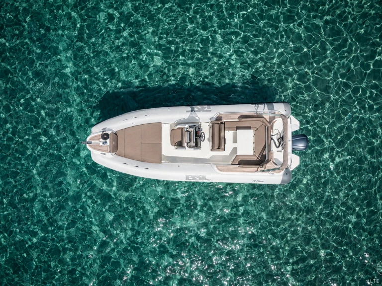 Bareboat Rental RIB Bsc with a boat licence
