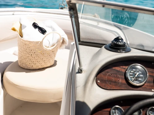 Rent a chraft Fox Team Cannes