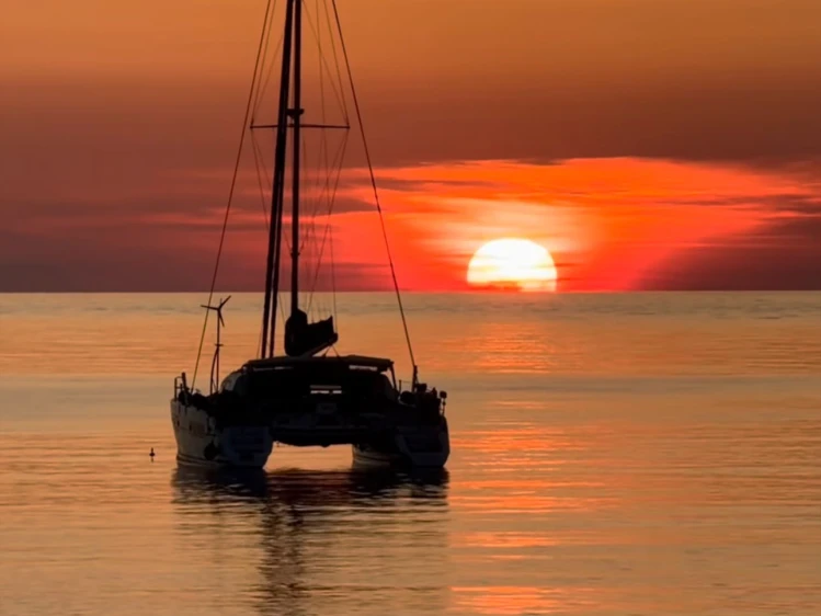 Yacht charter Cefalù cheap Crestline