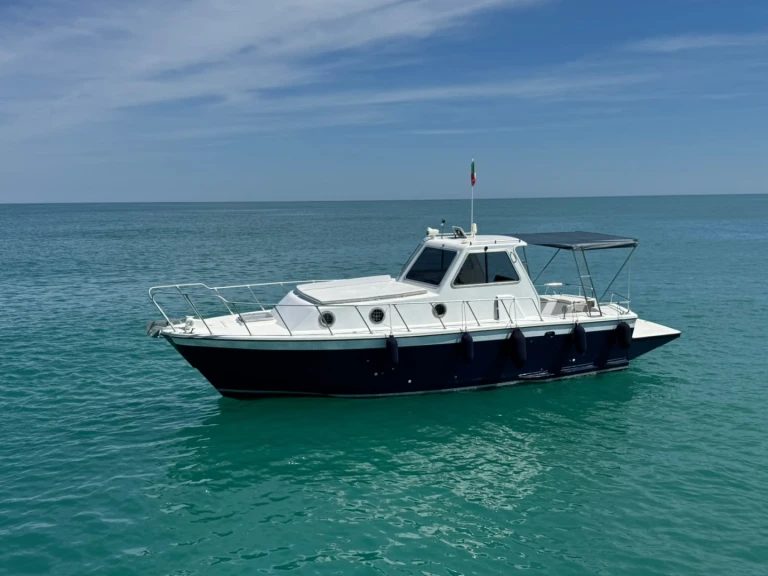 Motorboat rental in Cefalù - aztec Crestline
