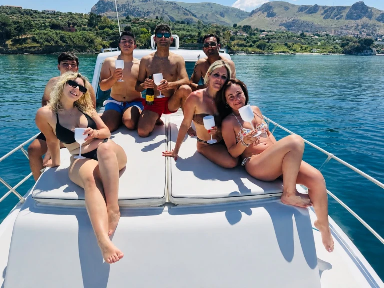 Motorboat rental with or without captain aztec Cefalù