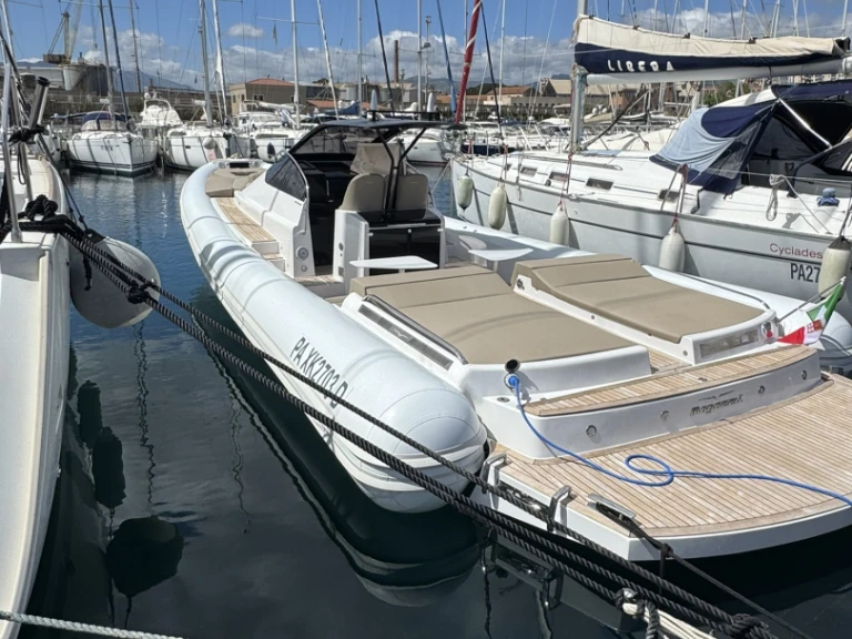 RIB rental in Palermo - Magazzu MX-13 coupè
