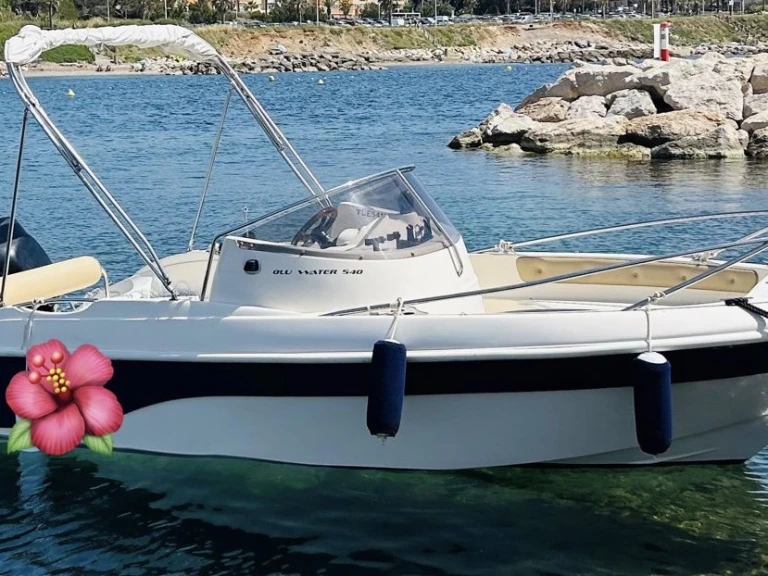Boat rental Poseidon Blu water 540 in Six-Fours-les-Plages on Samboat