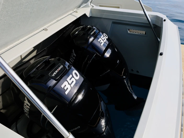Boat rental DE ANTONIO Yachts D36 Open  in Palma de Mallorca on Samboat