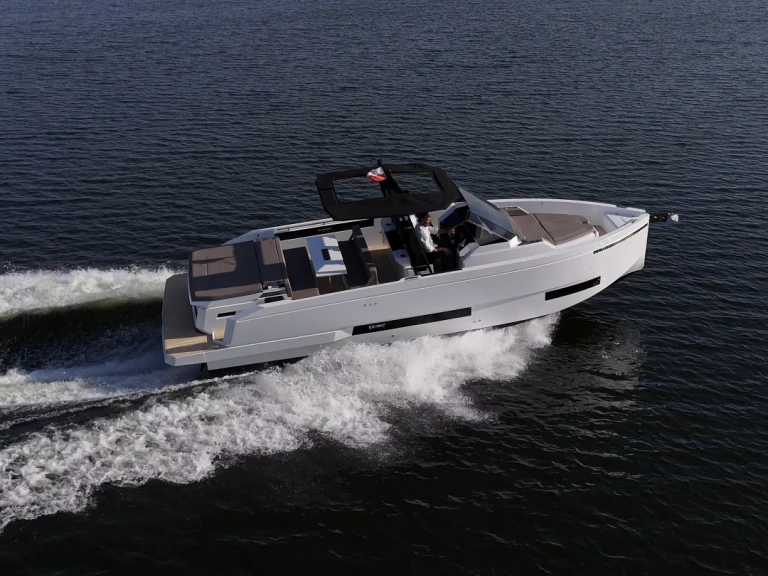 Yacht charter Palma de Mallorca cheap D32 Open 