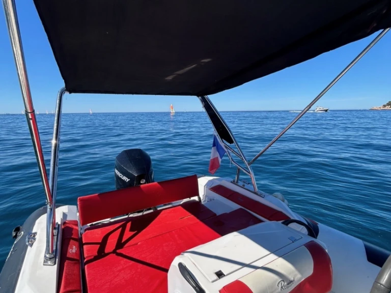 Boat rental Ranieri Cayman 23 Sport Touring in Bandol on Samboat