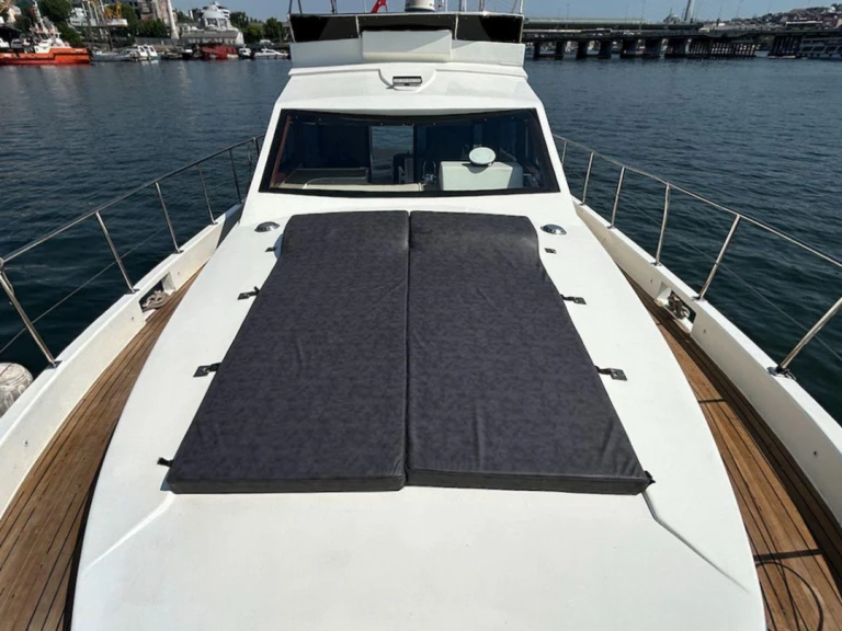 Boat rental Custom Made Custom made in Eminönü on Samboat