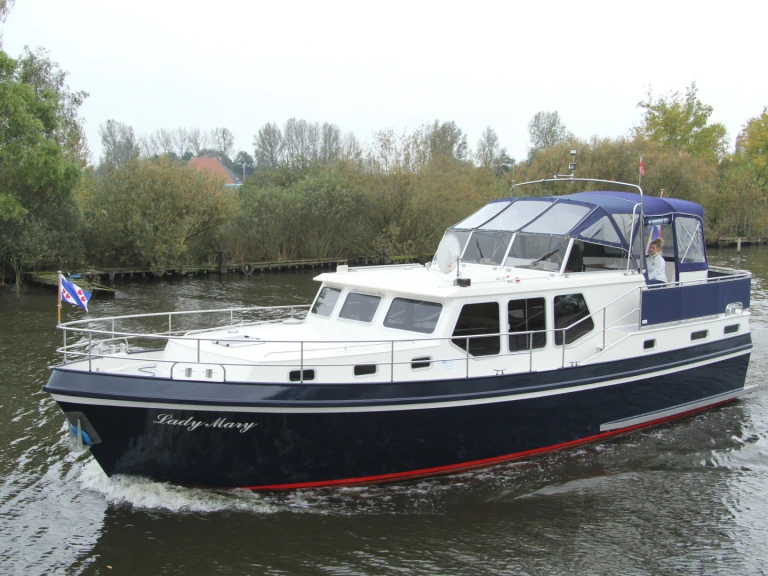Motorboat rental with or without captain privateer Gaastmeer