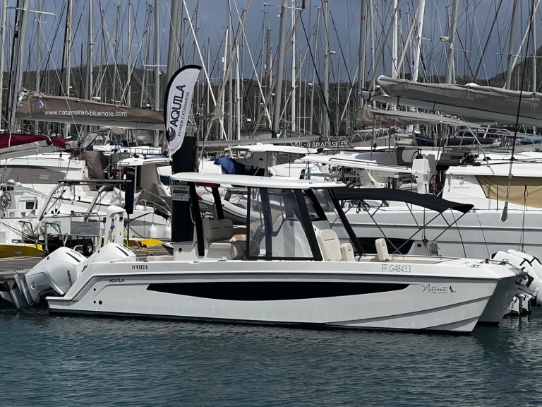 Rent a Aquila 28 Molokai Le Marin