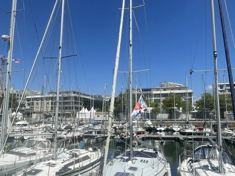 Bareboat Rental Sailboat Comar-Yachts with a boat licence