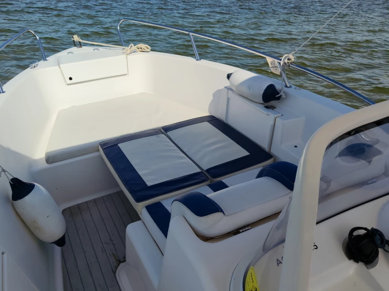 Bareboat Rental Motorboat Quicksilver with a boat licence