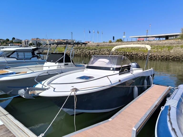Pacific Craft Pacific Craft 730 SC charter bareboat or captained in  Arcachon