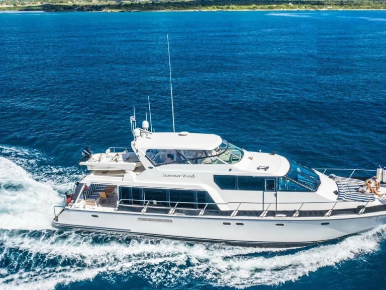Luxury Yacht rental with or without captain Custom La Romana