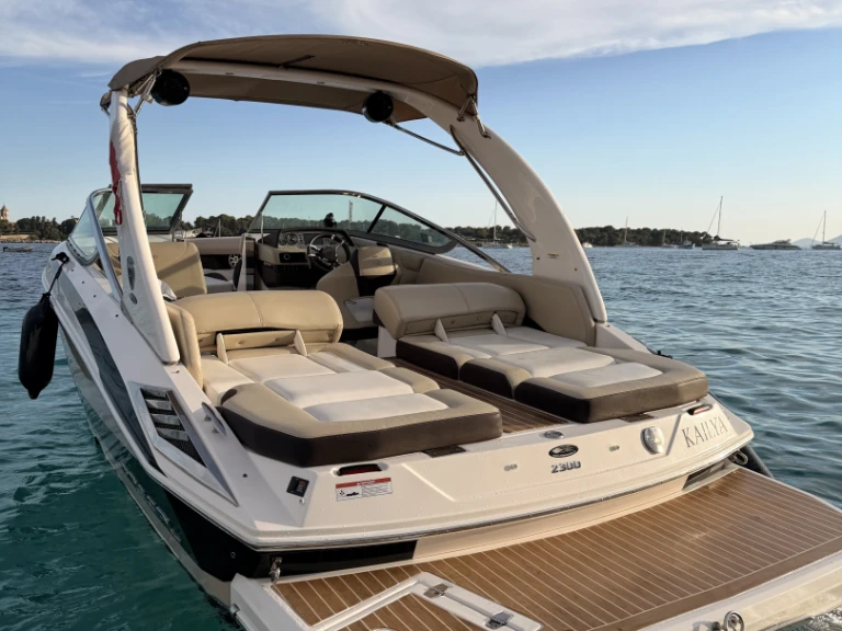 Motorboat rental in Mandelieu-la-Napoule - Régal Regal 2300