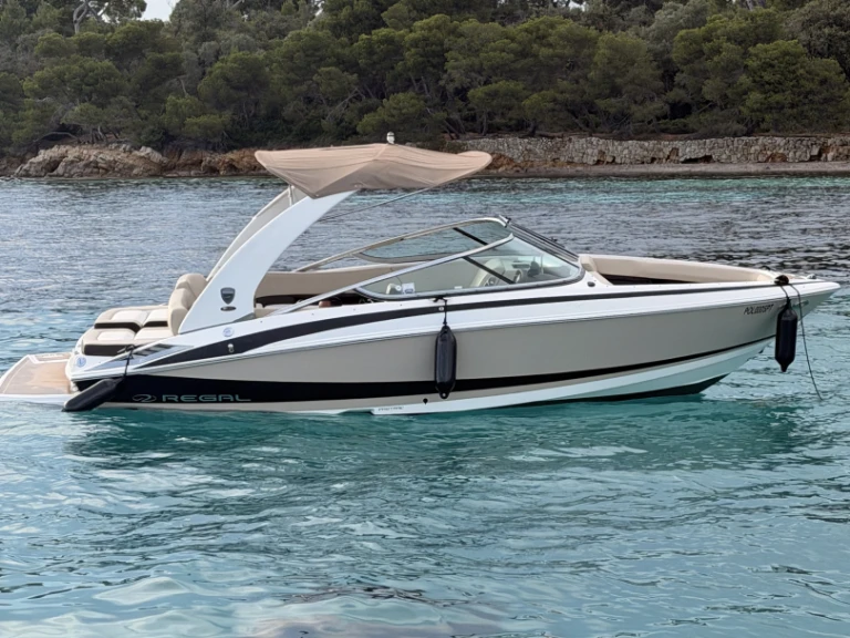 Boat rental Régal Regal 2300 in Mandelieu-la-Napoule on Samboat