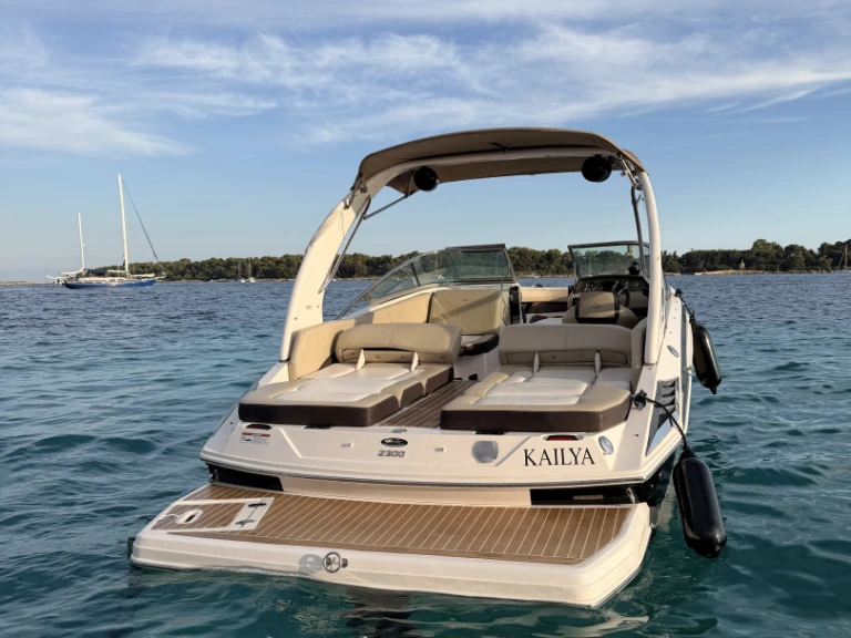 Bareboat Rental Motorboat Régal with a boat licence