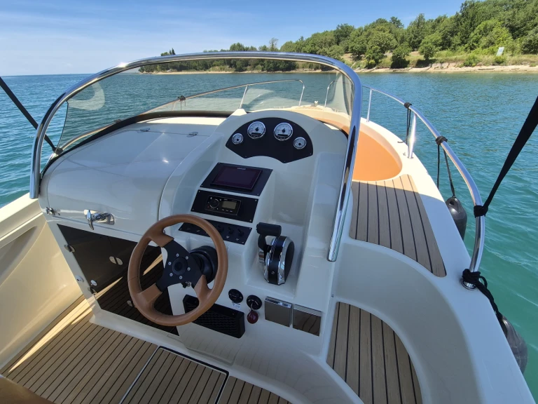 Motorboat rental in Poreč - T.A.MARE Flame